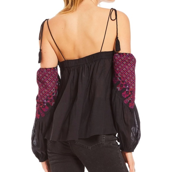 Free people off the shoulder top - Picture 3 of 3